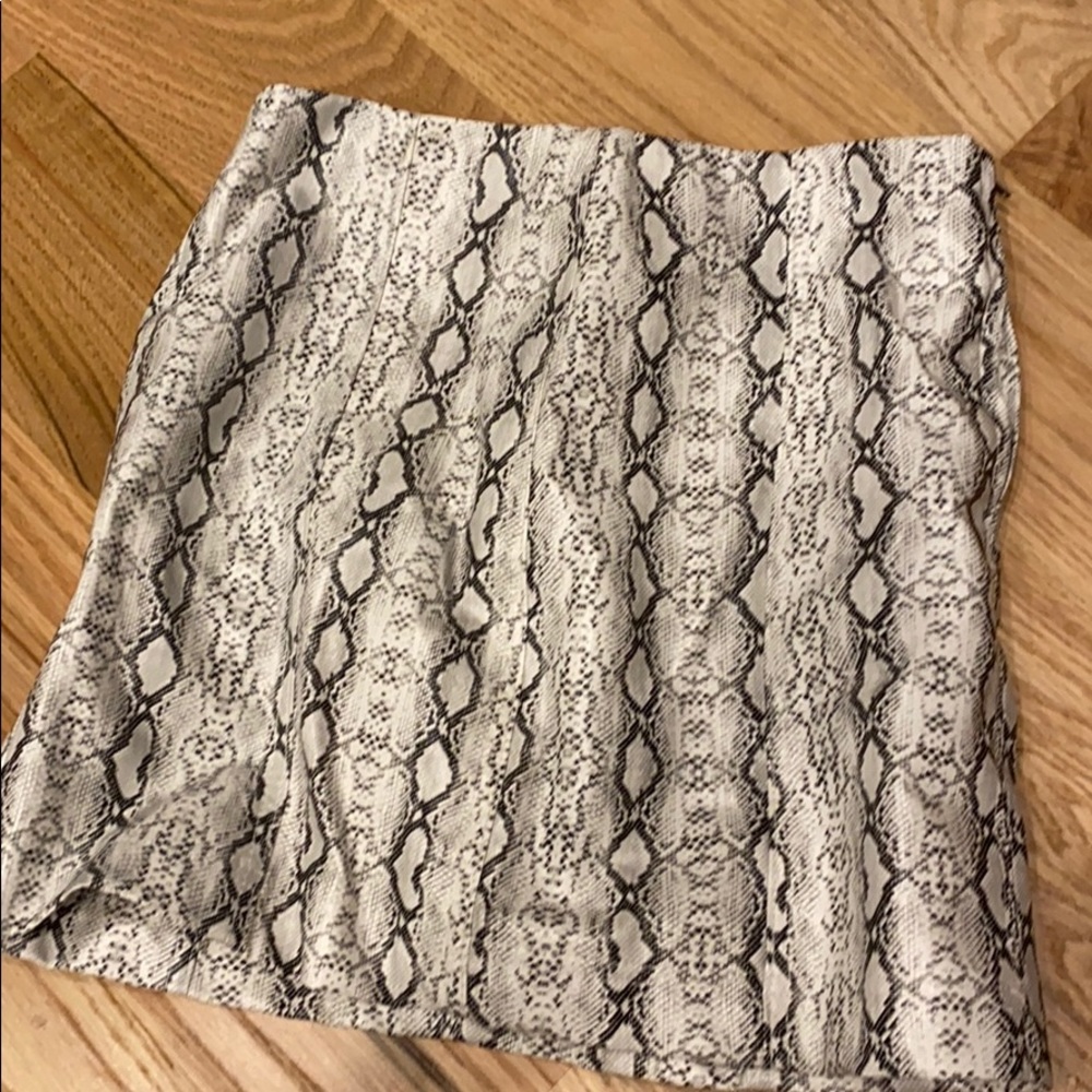 BRAND NEW WITH TAGS - NEVER WORN!